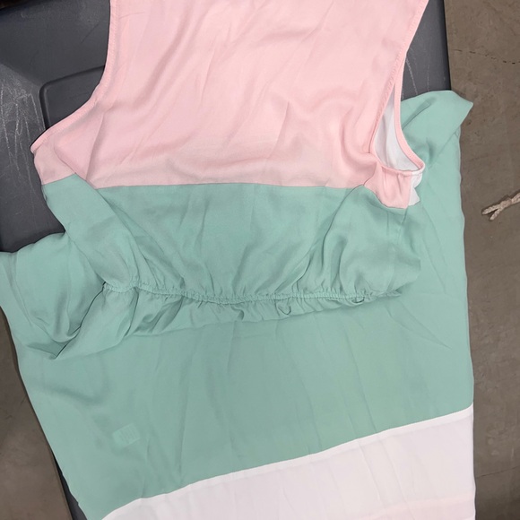 Color-block Dress - Picture 4 of 4